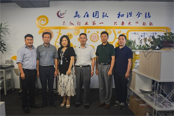 區(qū)工商聯(lián)領(lǐng)導一行走訪蘇州金鉆2